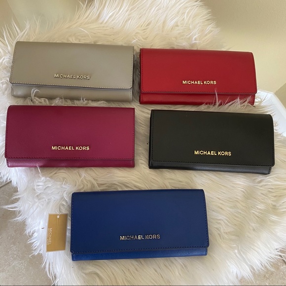 Michael Kors large carryall wallet clutch - Picture 7 of 12